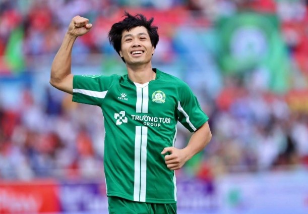 tin-vui-hlv-kim-sang-sik-bat-ngo-quay-xe-trieu-tap-cong-phuong-len-tuyen