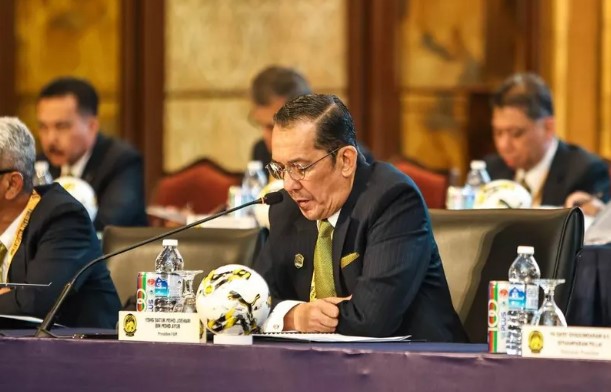 chu-tich-ldbd-malaysia-phu-nhan-cao-buoc-vi-pham-quy-dinh-nhap-tich-cau-thu