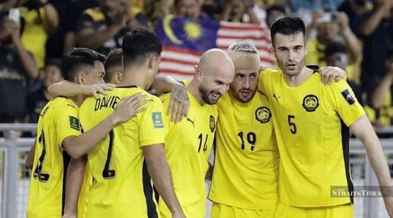 lanh-dao-malaysia-gio-kho-khang-cao-noi-chi-mong-fifa-dung-phat-nang-hon