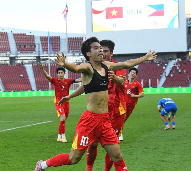 phan-ung-cua-cdv-dna-khi-thay-u22-viet-nam-vao-chung-ket-sea-games